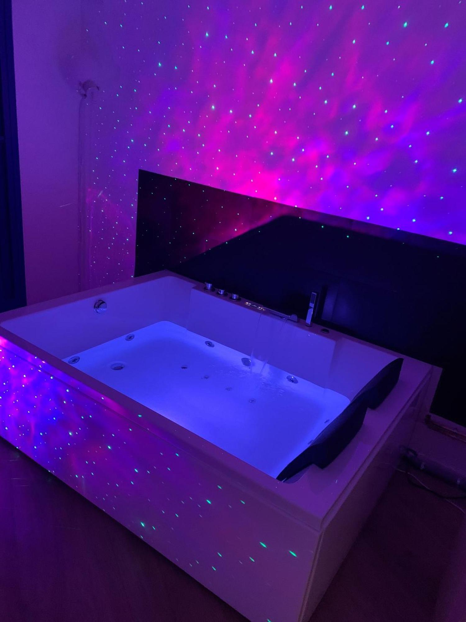 Paris La Defense - Santorin Apartment With Jacuzzi Курбевуа Экстерьер фото